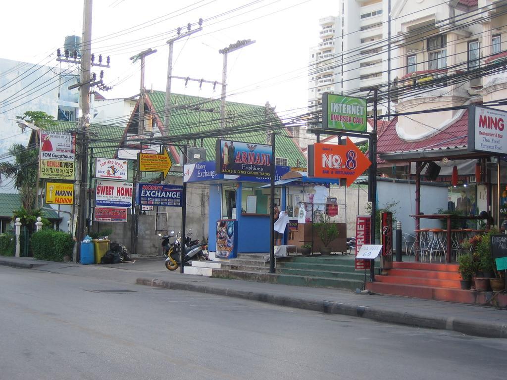Andaman Place Guesthouse Patong Esterno foto