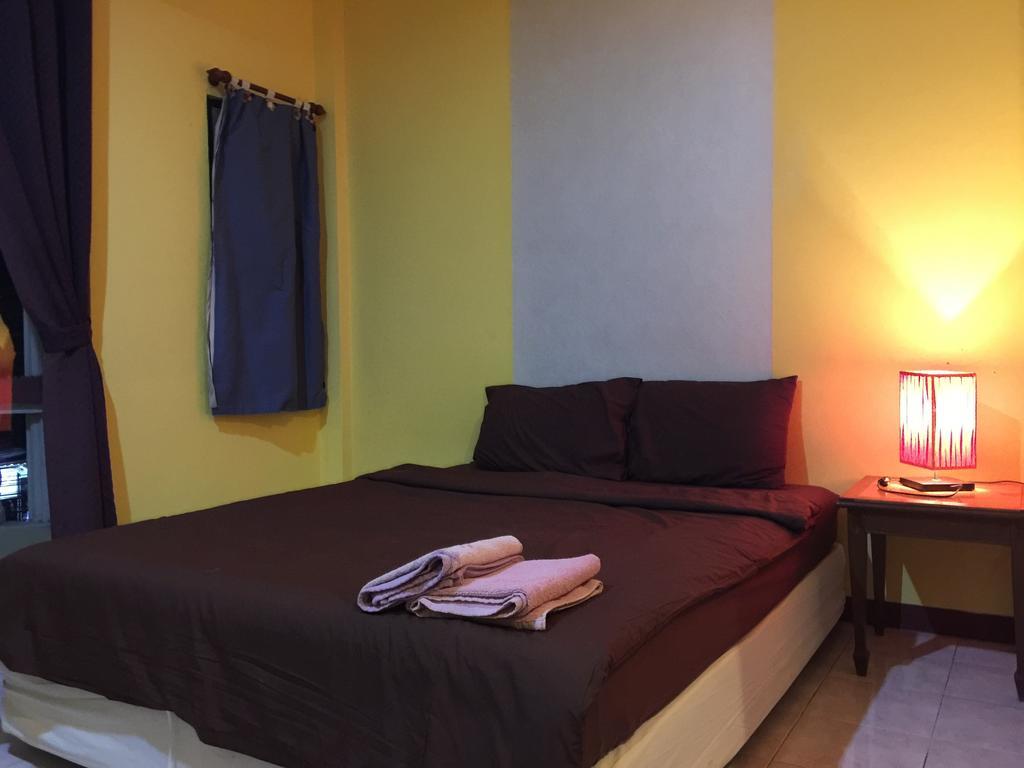 Andaman Place Guesthouse Patong Esterno foto