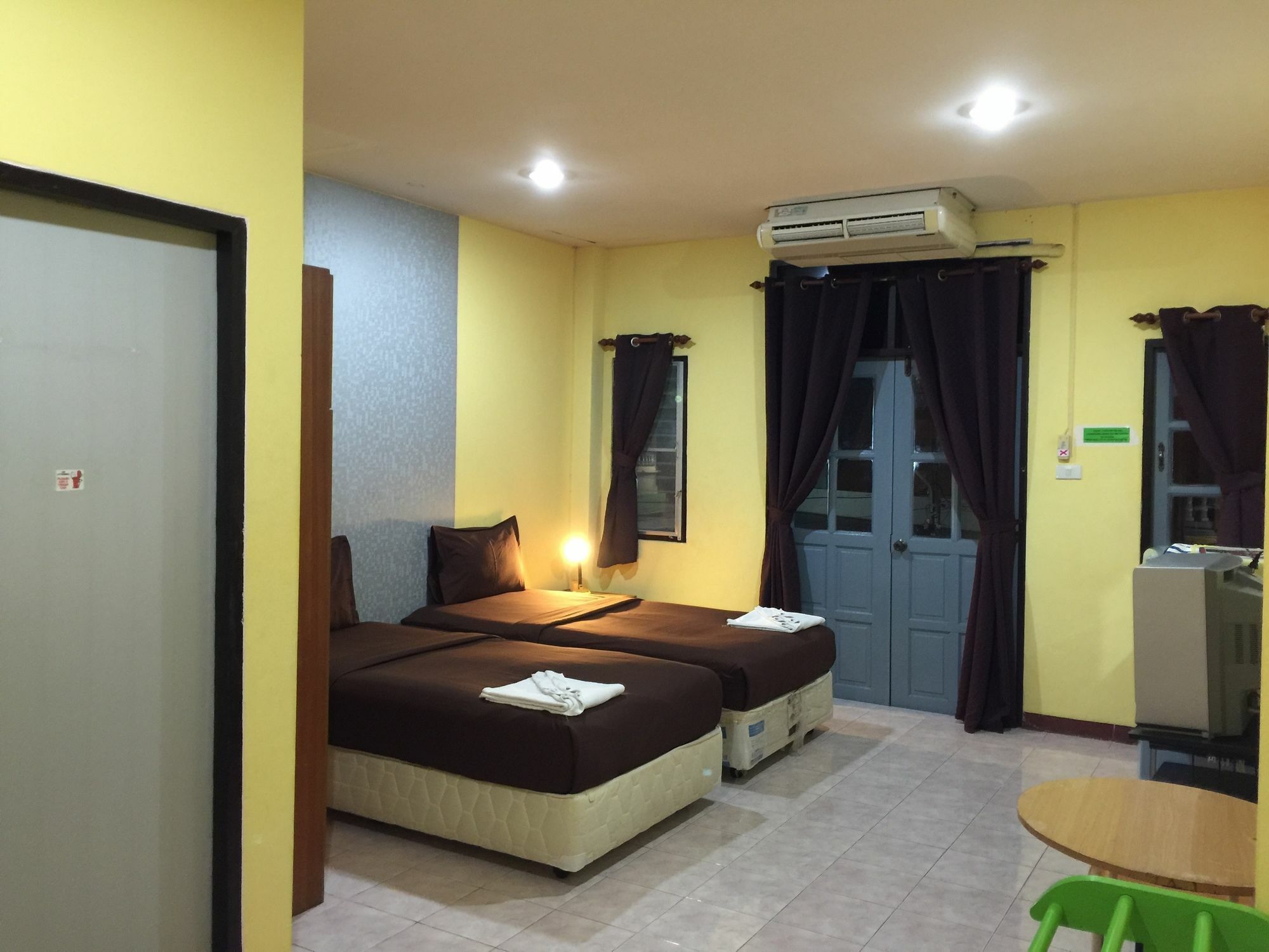 Andaman Place Guesthouse Patong Esterno foto