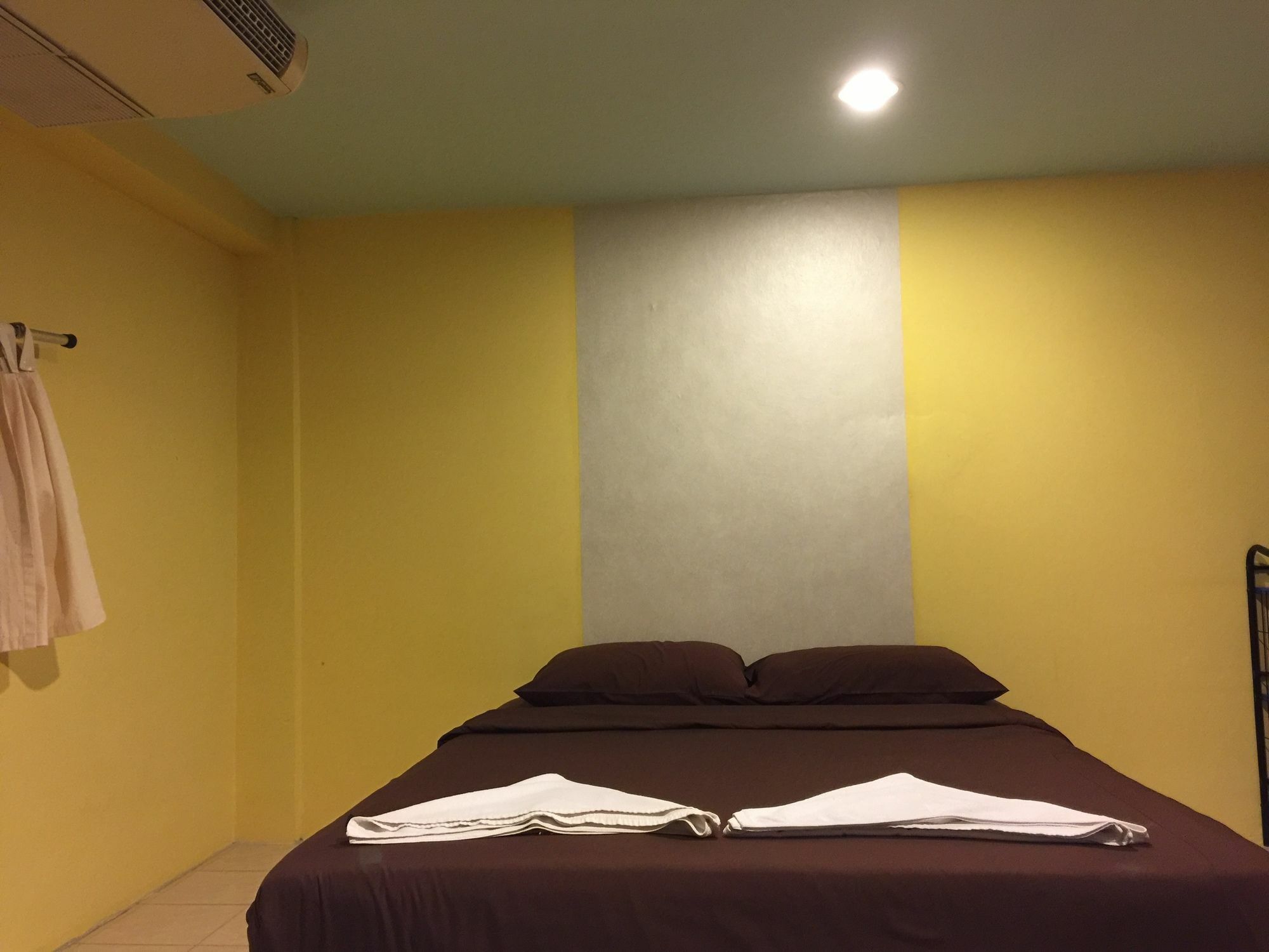 Andaman Place Guesthouse Patong Esterno foto