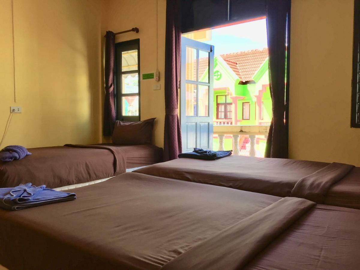 Andaman Place Guesthouse Patong Esterno foto