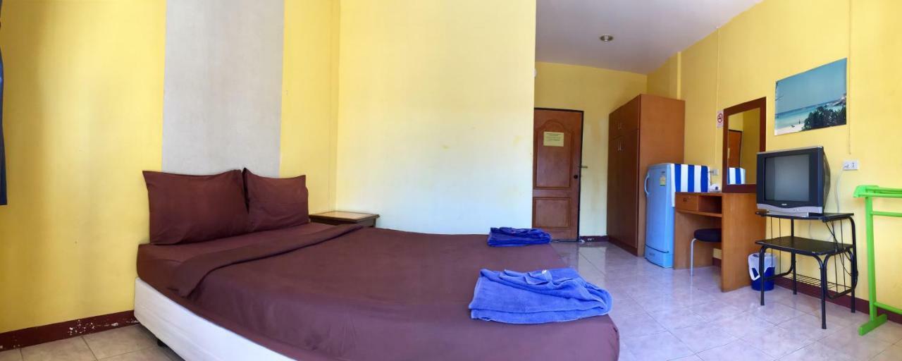 Andaman Place Guesthouse Patong Esterno foto